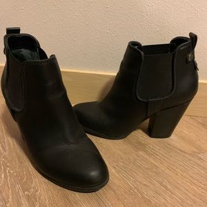 Carlos Santana Booties size small